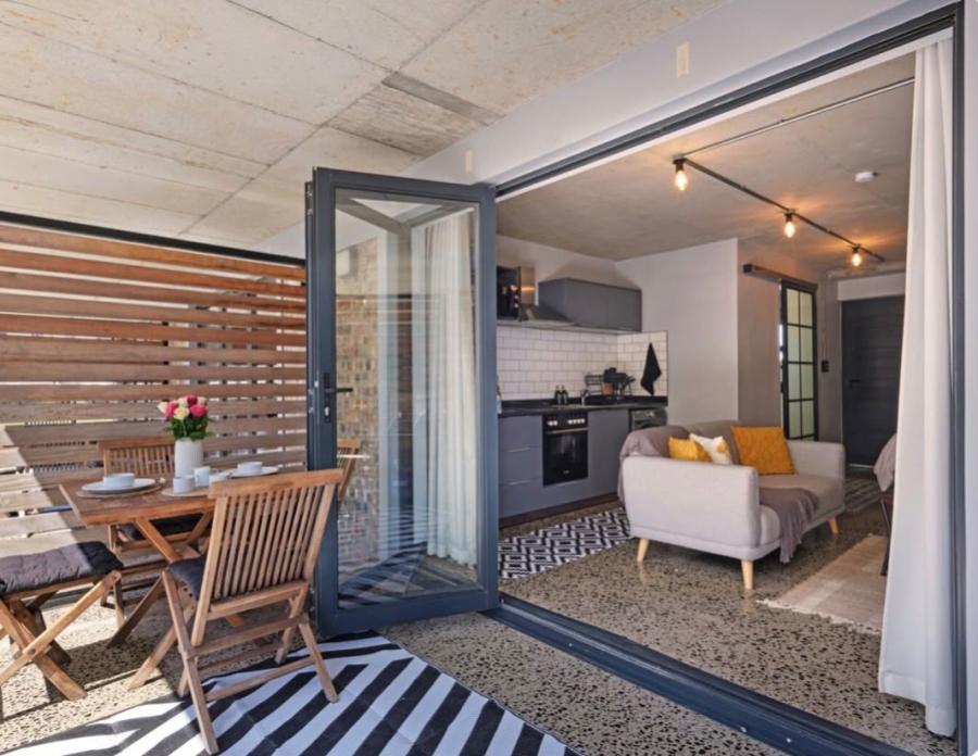 1 Bedroom Property for Sale in Beachfront Western Cape